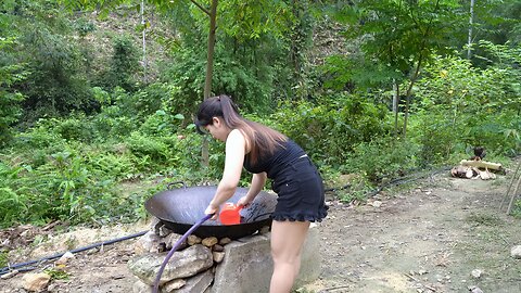 Farm Life Tutorial – Rendering Pork Fat into Golden Lard the Old-Fashioned Way