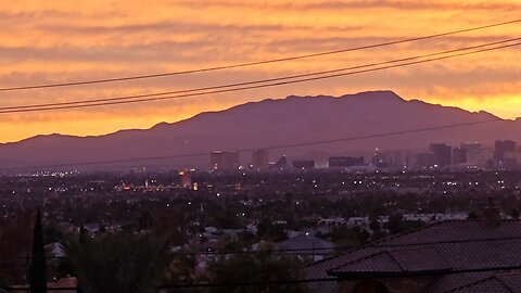 Did you SEE tonight's Las Vegas sunset on FIRE? Check THIS out! 11.02.2025 #follow #lasvegas #gaming