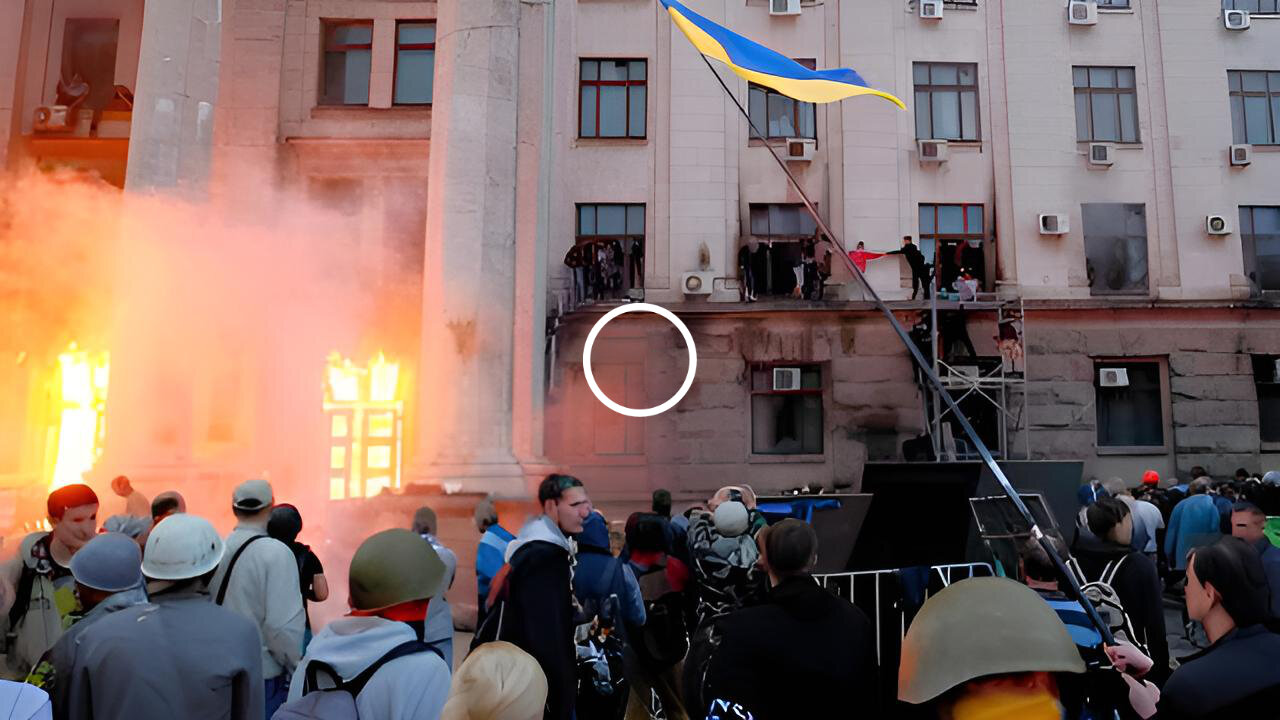 ODESSA - Ukrainian Neo-Nazis burning pro-Russian separatists alive