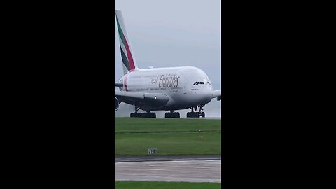 Fly Emirates dubai Airport