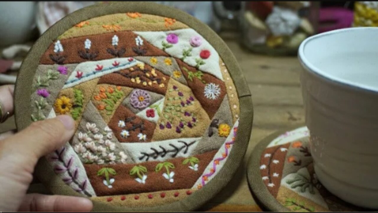 DIY Quilted Coasters: A Easy Sewing Project with Fabric Scraps and Embroidery