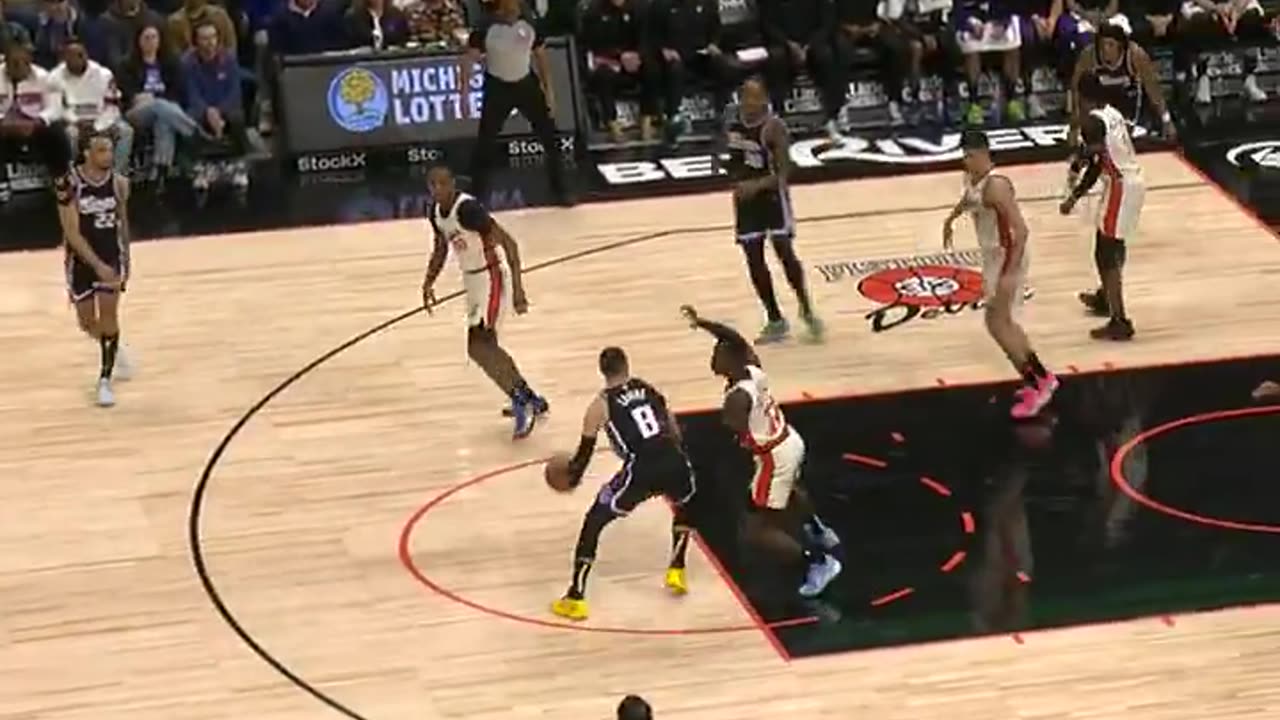 NBA - Zach LaVine And-1 💪