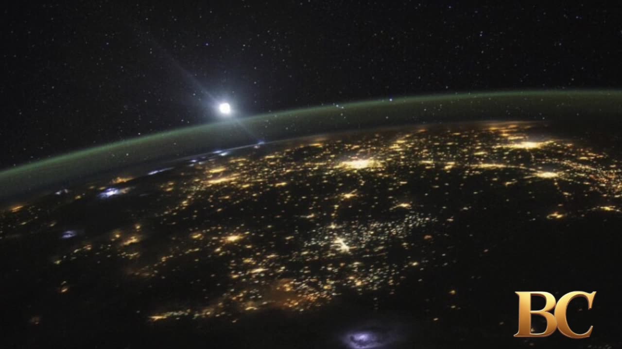 Uncontrolled Soviet Probe Crashes to Earth, Hitting Unknown Location