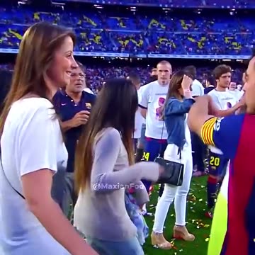 Kiss Moments in Football 😘