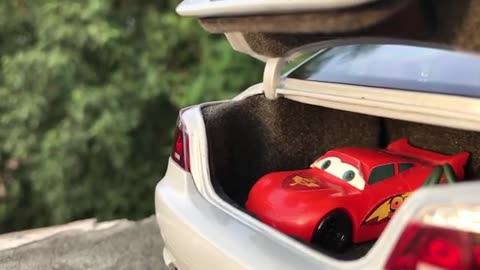 Diecast Unboxing-2007 BMW 5 Series 550i (E60E61) 118 Kyosho ft Lightning McQueen_part1