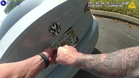 They Try to Tow Her Car... She Floors It Instead!_2