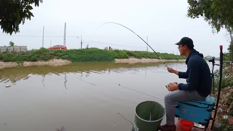 Vlogging a Giant Catfish Catch at Noon