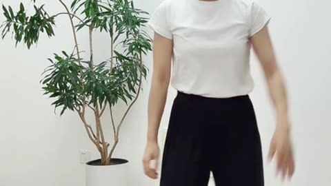 943.弓箭步俯身展