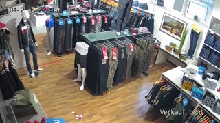 Maja T. und die Hammerbande Angriff auf ein kleinen Laden!