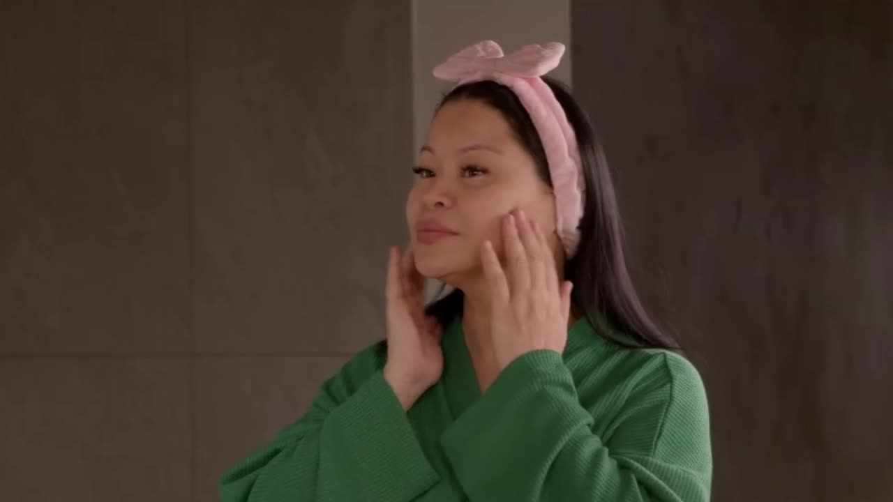 How to Protect Your Skin in Winter ❄️ | Easy Skincare Tips for Cold Weather