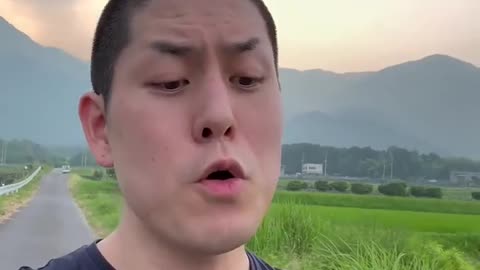 🎤🇯🇵🇺🇦 Ukraine Russia War | Japanese Blogger Sings Ukrainian Song to Support Ukraine | RCF