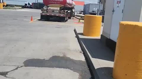 SUNDAY FUNDAY #ourtruckinglife #mytruckinglife #truckdriver #trucking #reallifetruckers