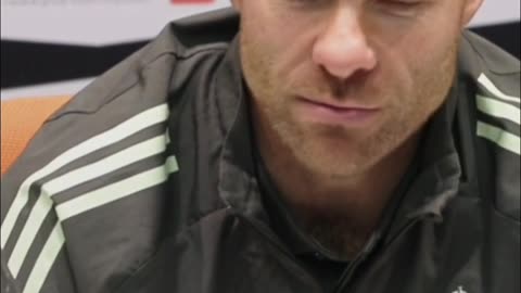 Apoyo emocional a Vini_ el abrazo del equipo técnico y del equipo #halamadridusa