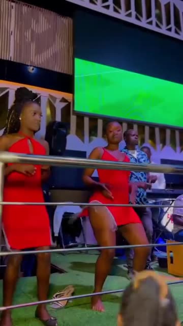 Her bubble butt bounces on like a pumped up basketball 🍑