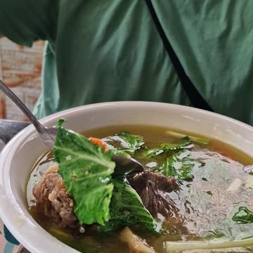 Expat in the Philippines | Bulalo for Breakfast? Traditional Filipino Soup