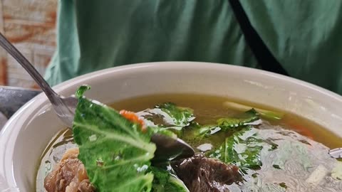 Expat in the Philippines | Bulalo for Breakfast? Traditional Filipino Soup