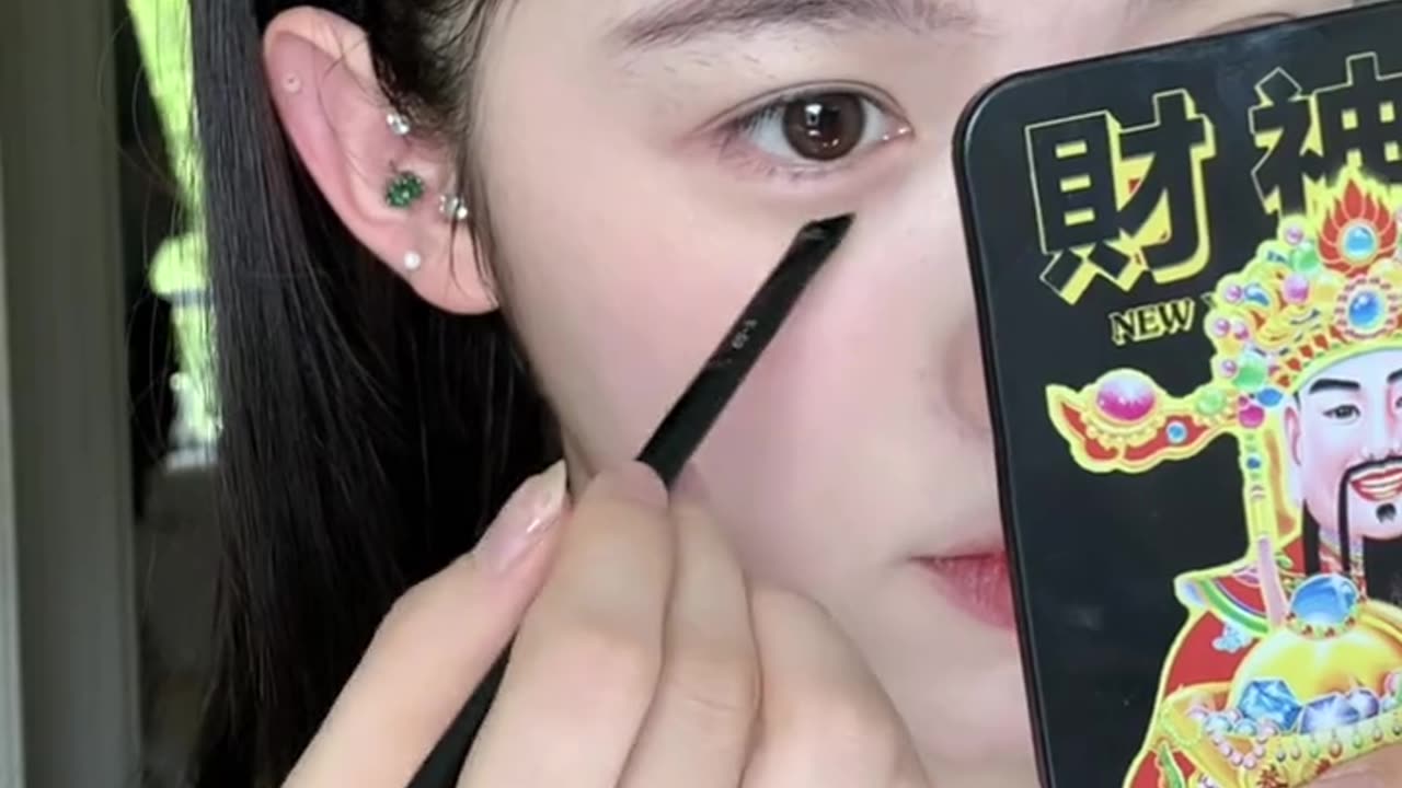 Makeup for a new persona