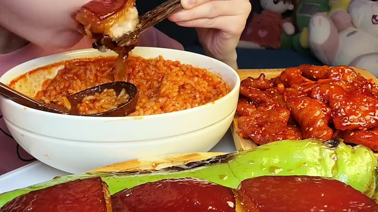 Turkey rice, braised pork with sweet and sour pot-wrapped pork is simply too delicious