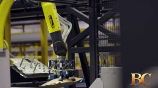 Amazon says new warehouse robot can ‘feel’ items, but won’t replace workers