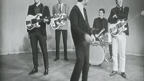 Thunderbirds are GO (1966) - Cliff Richard and The Shadows - Shooting Star