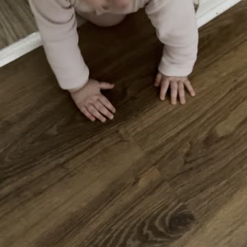 good morning 🌞 from baby kayla — 7am smiles to brighten your day 💛