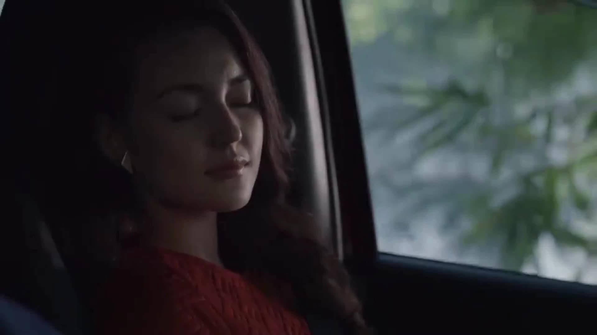 Introducing the all-new Hilux. Go beyond dimensions.