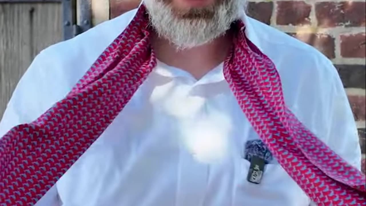 🎩 Tie the BARREL KNOT in under 60 seconds! 💼🔥