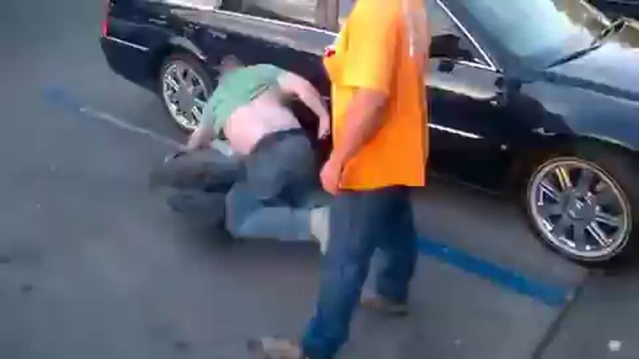 White guy beats down chimping out Negro