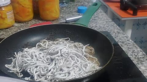 GULAS SALPIMENTADAS AL AJILLO RICO RICO