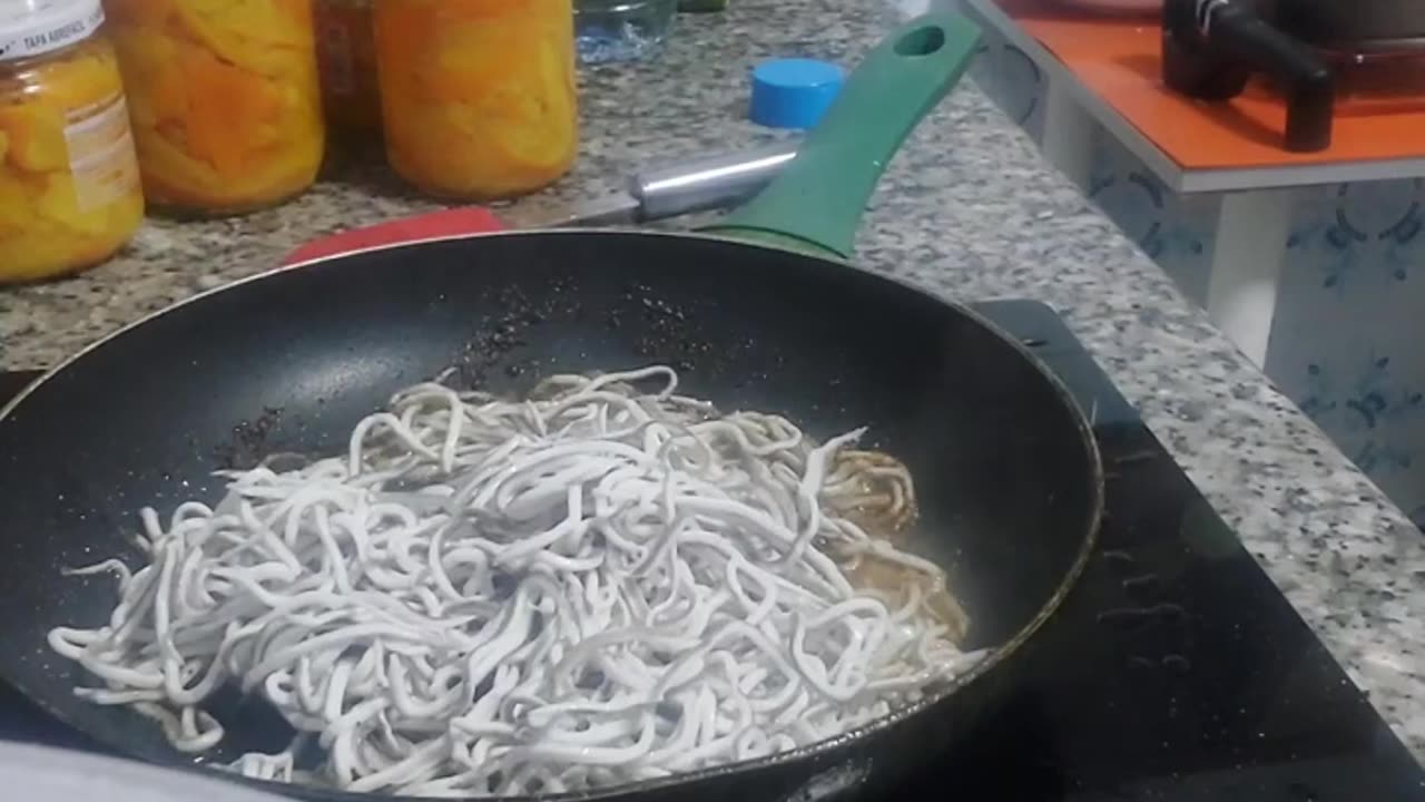 GULAS SALPIMENTADAS AL AJILLO RICO RICO
