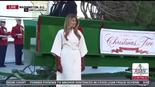 🟢 WATCH: Melania Trump Elegantly Receives The White House Christmas Tree