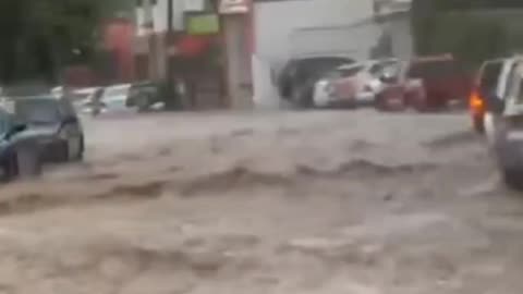 Heavy flooding caused by heavy rain in Nogales, Sonora, Mexico 🇲🇽 (15.07.2025)