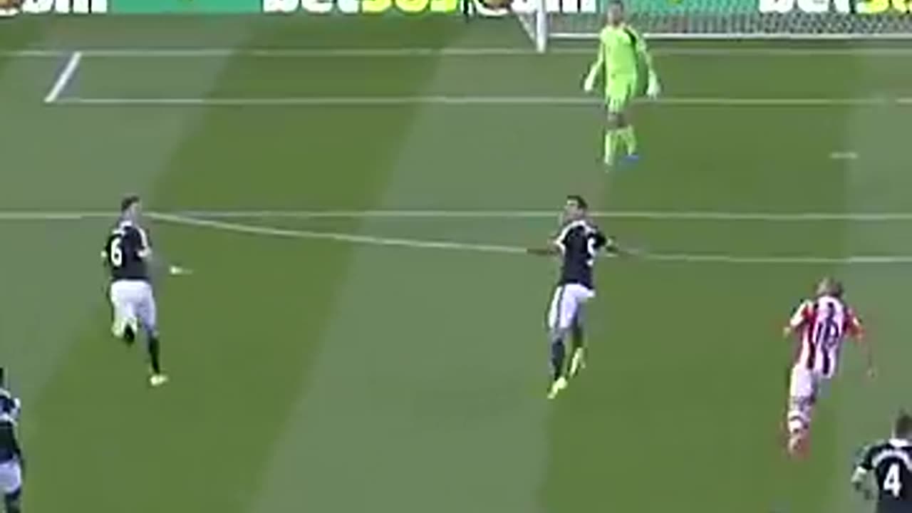 When a goalkeeper SCORES after 13 seconds #shorts