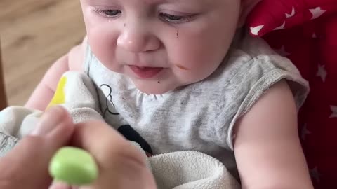 baby kayla tries prunes for the first time – funny reaction! 😂👶