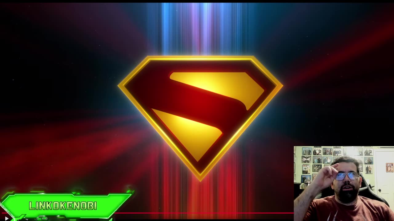 Superman Sneak Peek Look Review