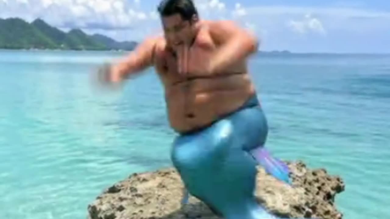 🤣 Gov. JB Pritzker merman MEME 🧜🏼♂️ 🤣