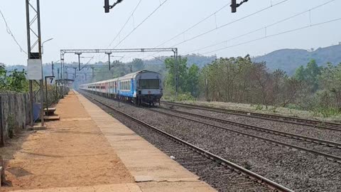 JanShatabdi Crossing Vilavade Station in full speed