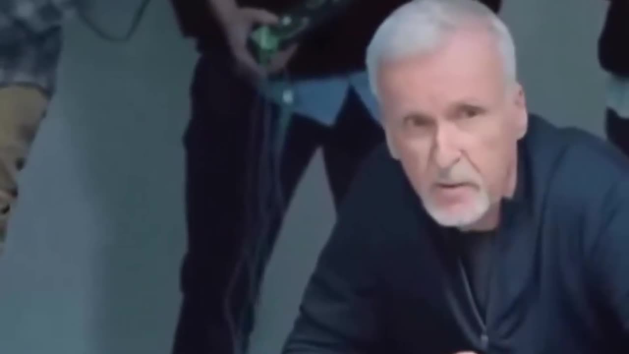 James Cameron tested the fan theory that both Rose and Jack could've fit on the door in Titanic