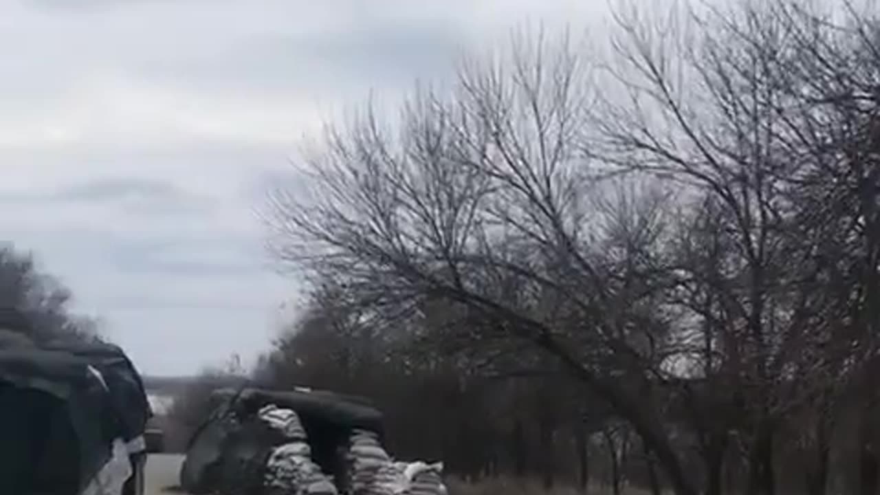 βοΈπΊπ¦ Low-altitude flight of Su-24M of the 7th Tactical Aviation Brigade.