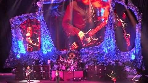 Black Sabbath - God Is Dead = Live Brisbane Entertainment Centre Australia 2013