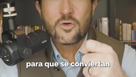 Los millonarios leen más que lo que compran.