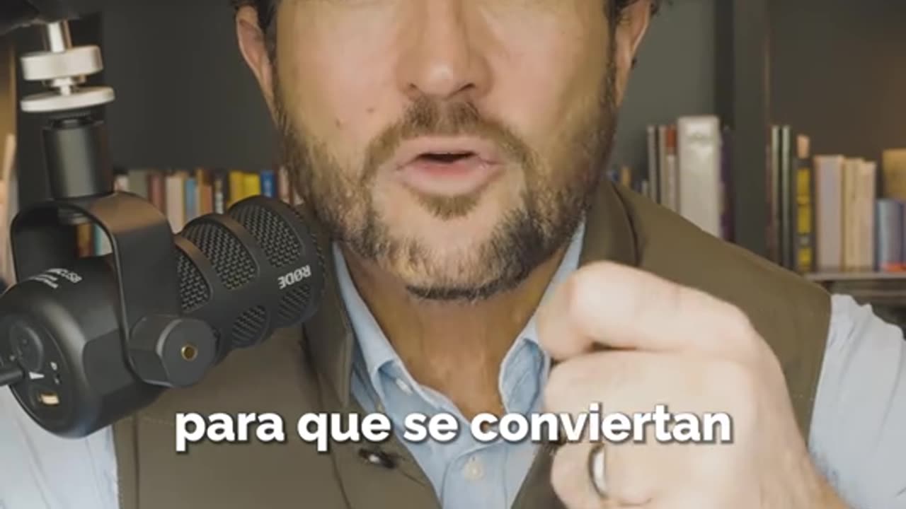 Los millonarios leen más que lo que compran.