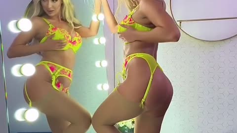 checking out how sexy i am