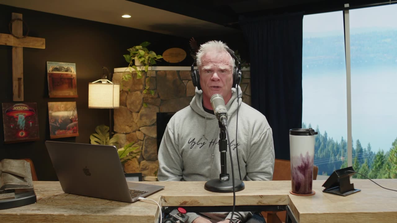 Episode 2,580 - The Estrogen Murders.