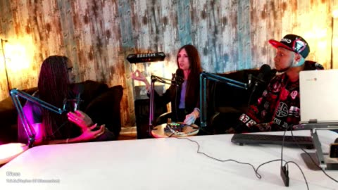 Political adversary Pueschel Schneier gives Wess & Maurice insight on ICE shootings in Minnesota