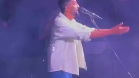 Indian song, A beutiful stage performance.