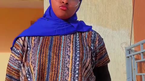 Muqaal iyo badh 😁😁😁😁