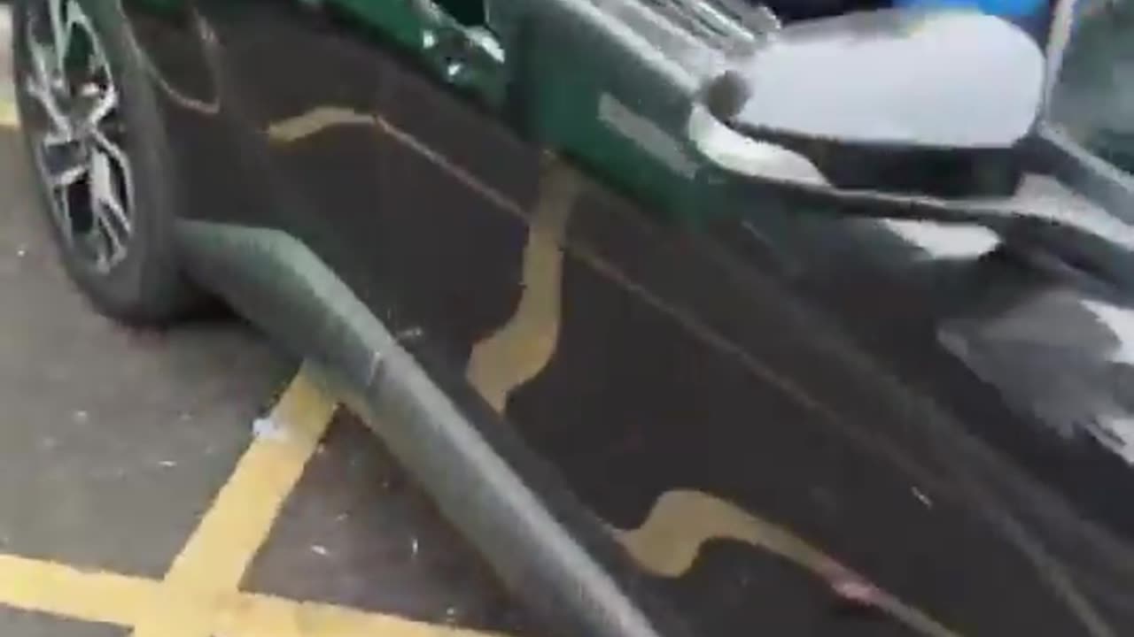 In Ilford at 6 am, this morning balloon 🎈 and drive