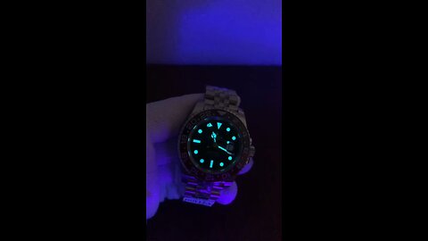 Rolex GMT Master II Pepsi Shade UV Light