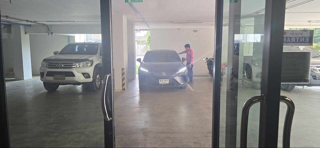 😉 Twin! 😏😎🕺🏽🇹🇭 Wiggaling was 😌